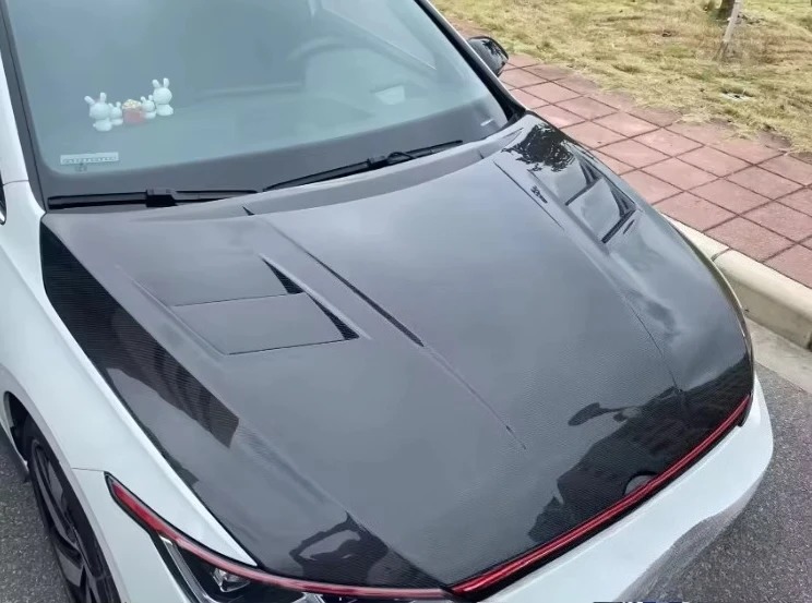 Hot Seller Vented Style Lightweight Carbon Fiber Front Hood Bonnet for VW GOLF MK8 GTI 2019 up